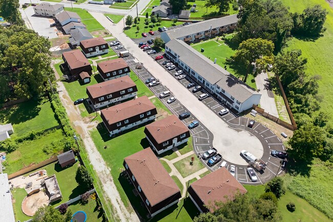 Building Photo - 2714 Center St