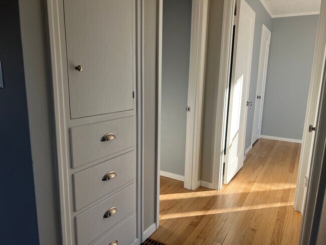 Building Photo - Bittersweet memories, Full Beautiful Remodel Highly Desired Lincoln Neighborhood