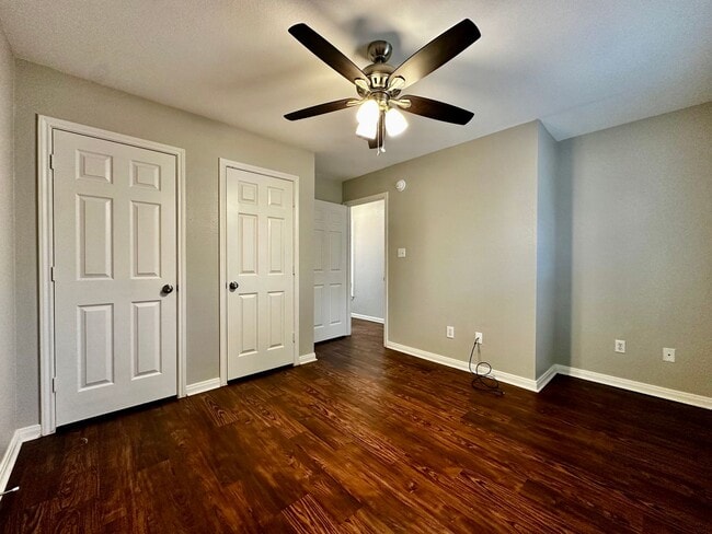 Building Photo - 2/2 Townhome at Hunt Club!