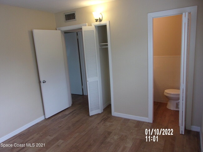 Building Photo - 1105 Myrtle Ln