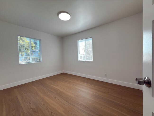 Building Photo - 15935 Paseo Largavista