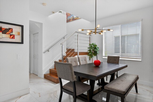 Building Photo - 1374 Canary Island Dr