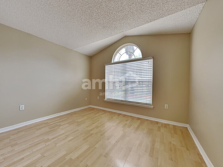 Building Photo - 3293 Carlotta Rd