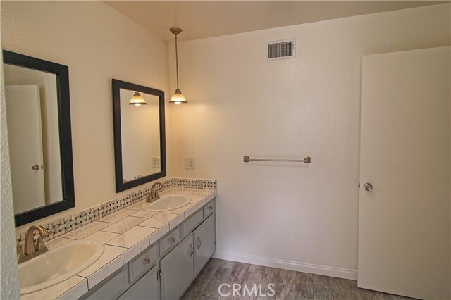 Building Photo - 1235 Ruby Ln