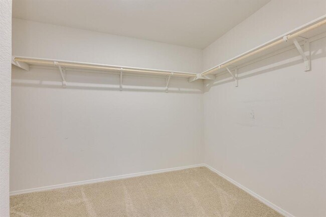 Building Photo - 307 N Richland Dr