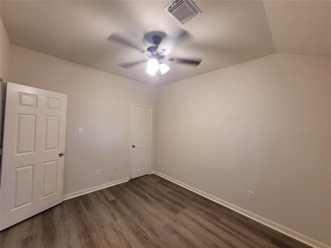 Building Photo - 2223 Enchanted Park Ln