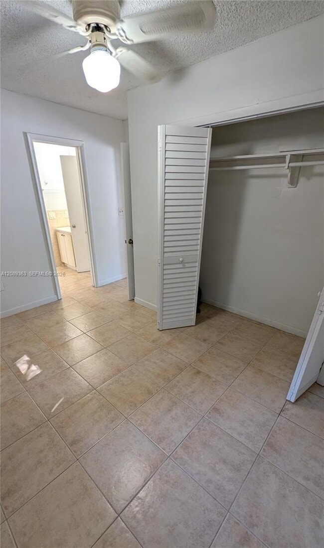 Building Photo - 10 Silver Springs Dr