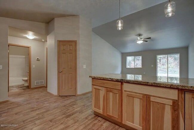 Building Photo - 1121 E Dellwood St