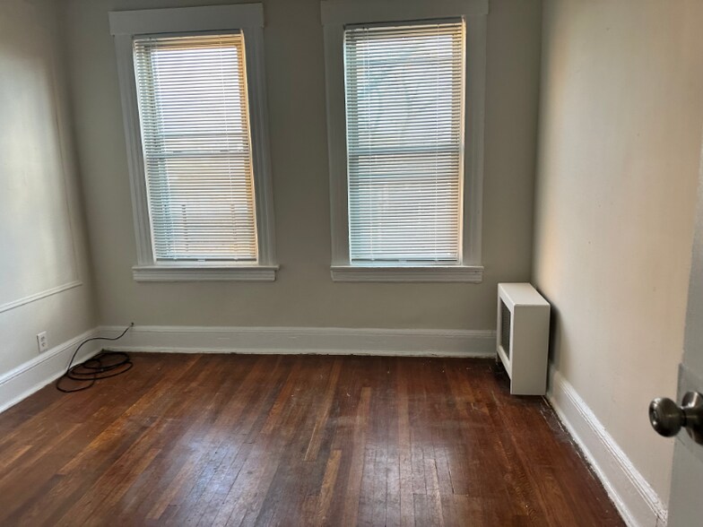 Building Photo - 377 Madison St