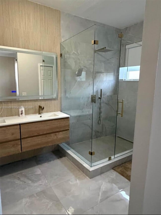 Building Photo - 965 SW 153rd Path