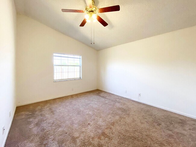 Building Photo - 2BD/2BA Single Family Home In West Palm Beach