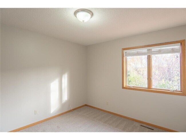 Building Photo - 5245 Clayton Dr