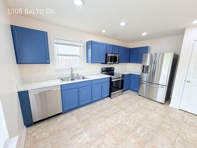 Building Photo - 1008 Balto Dr
