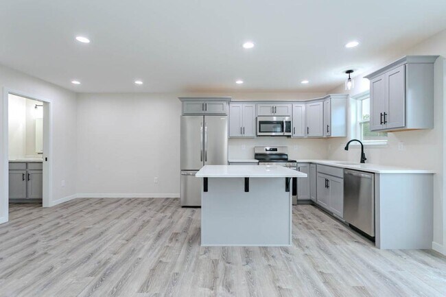 Building Photo - 3504 Green Pastures Ln