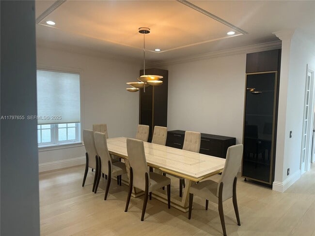 Building Photo - 1309 Middle River Dr