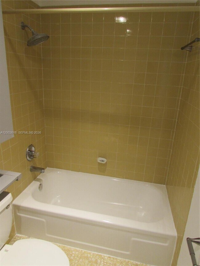 Building Photo - 5555 Ludlam Rd