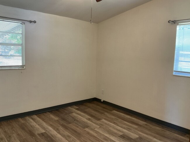 Building Photo - 2BR Home in South Lakeland – Move-In Ready