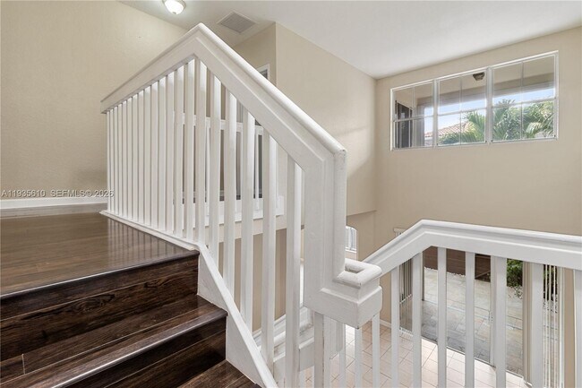 Building Photo - 8562 NW 108th Ave