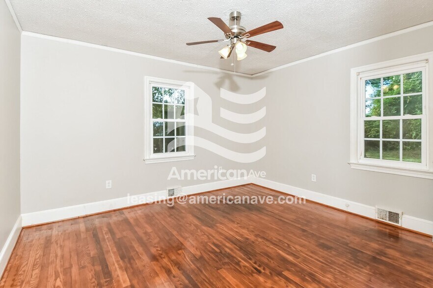 Building Photo - 123 Hendrix St