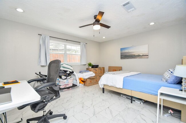 Building Photo - 7518 Teal Run Dr