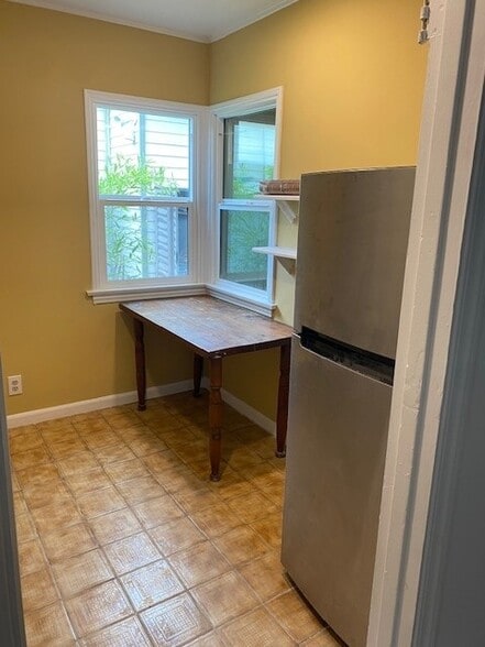 Kitchen - 501 S Church Ln