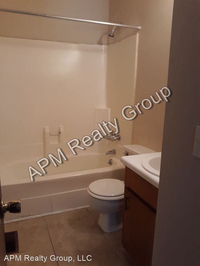 Building Photo - 2 br, 1.5 bath House - 4811 Monticello Road