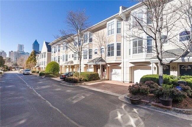 Building Photo - 375 Highland Ave NE