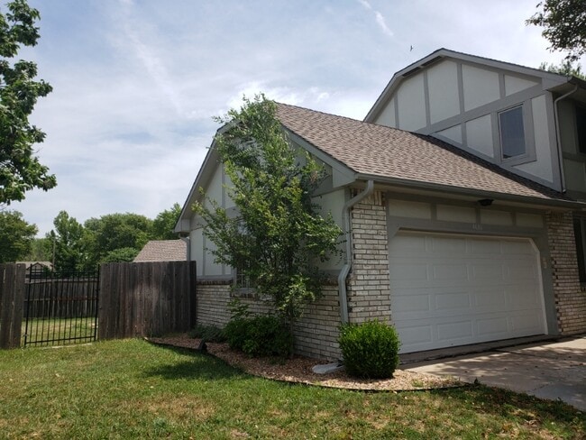 Building Photo - 4616 Farmstead St