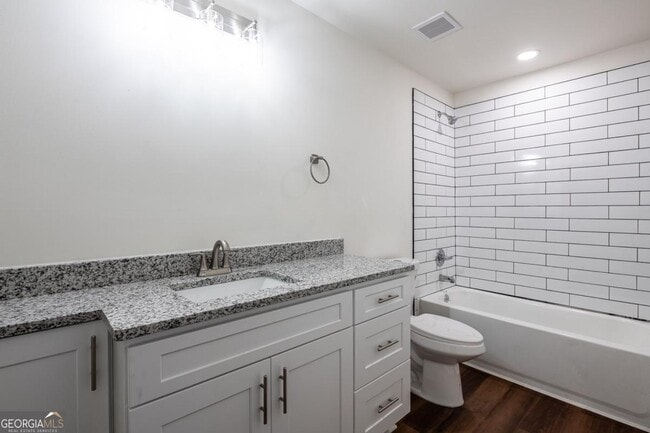 Building Photo - 452 Paines Ave NW