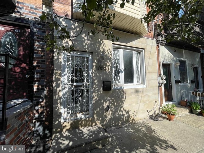 Building Photo - 1003 S 6th St