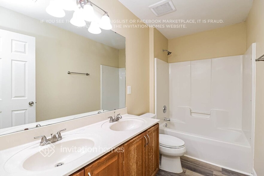 Building Photo - 1017 Briarmore Dr