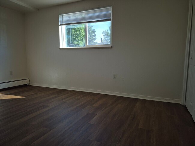 Building Photo - 2 bedroom near downtown Golden | Off-street parking | Mountain views