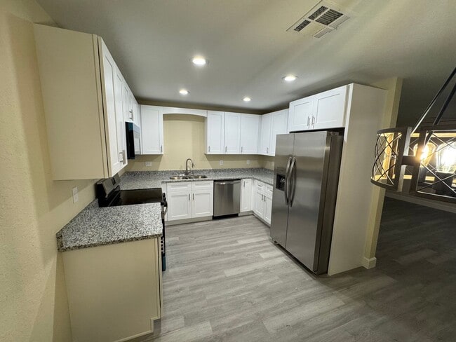 Building Photo - Brand New Duplexx Home for Rent