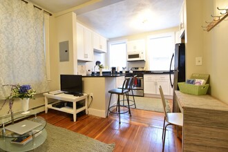 Building Photo - North End 2 bed....
