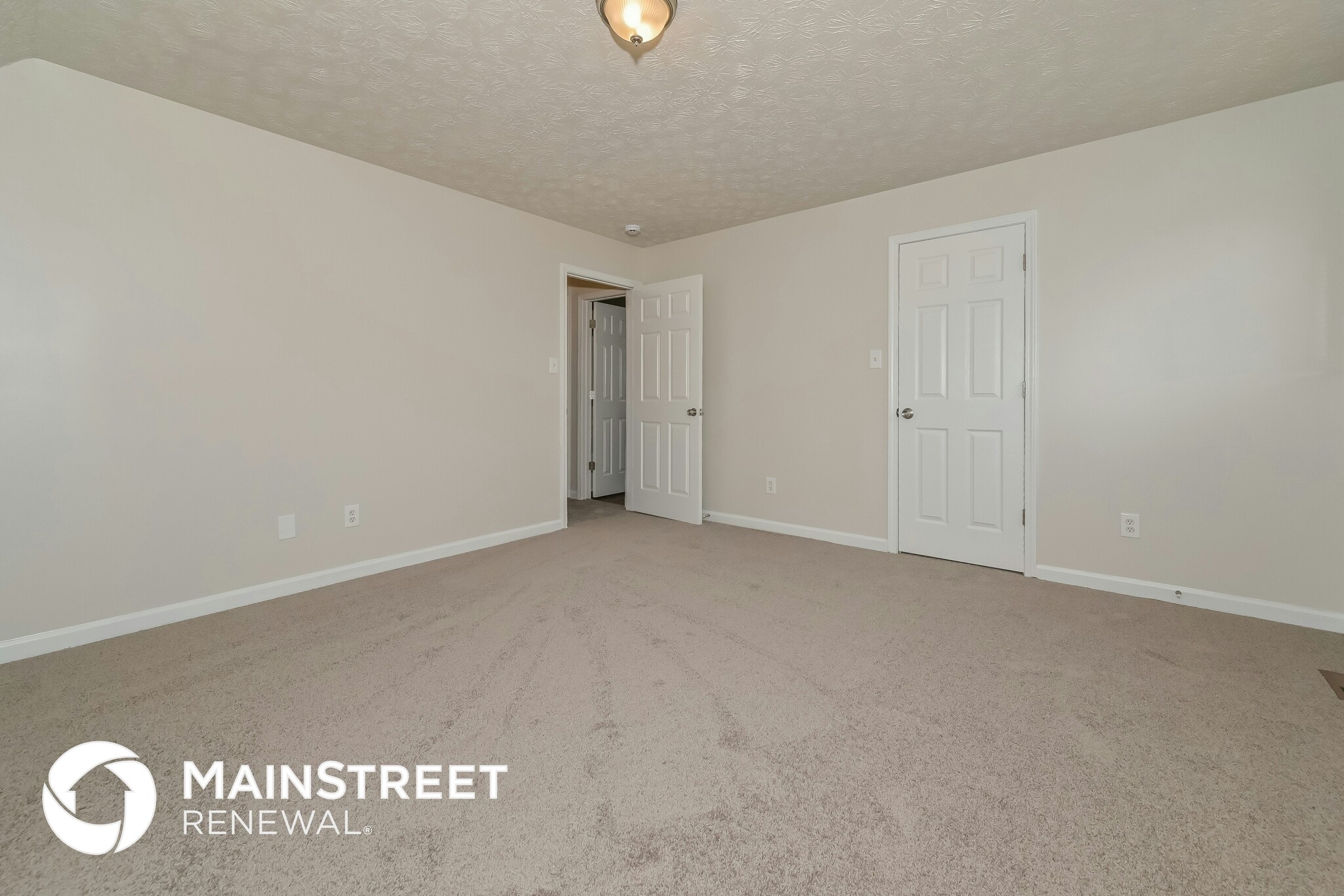 Building Photo - 8231 Oak Terrace Ln