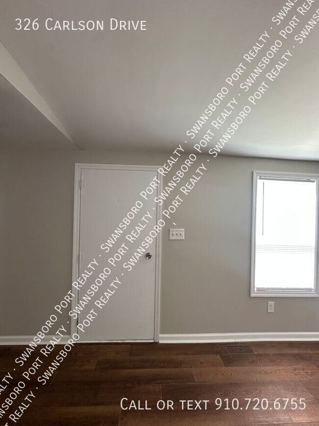 Building Photo - 326 Carlson Dr