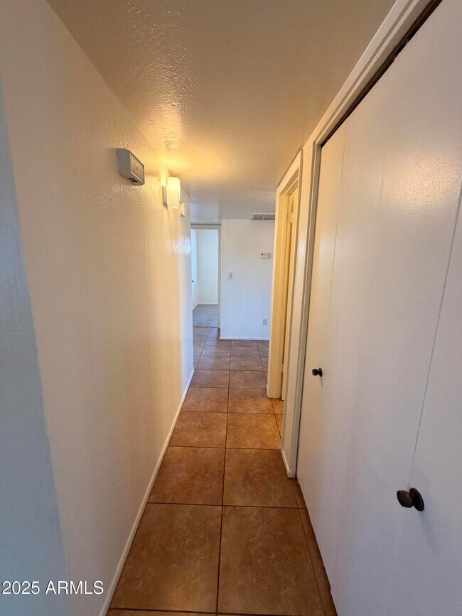 Building Photo - 1421 N Salida Del Sol