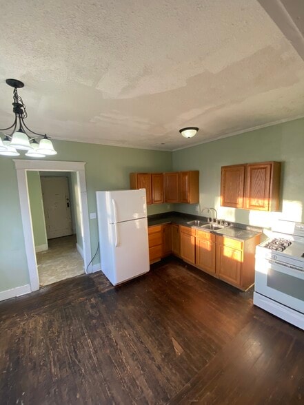 Building Photo - 33 Frelinghuysen Ave