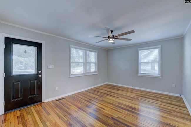 Building Photo - 322 S Kilbourne Rd