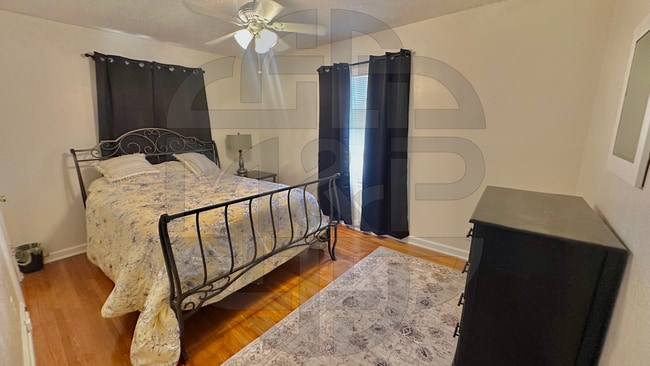 Building Photo - 1258 N Crestway St