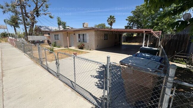 Building Photo - 3 bedroom 1 bathroom house located near E. California Ave/ Mt Vernon Ave