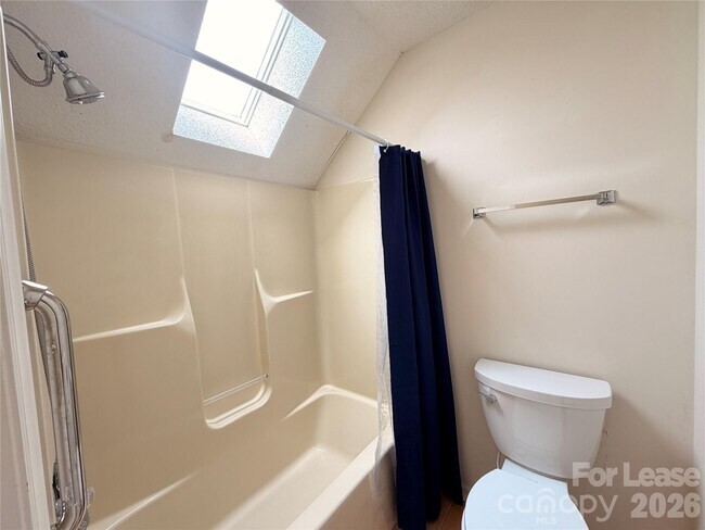 Building Photo - 118 Sunfish Dr