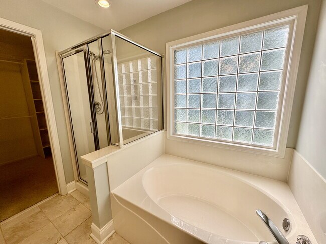 Building Photo - Charming Two Bedroom Home in Pinecrest!