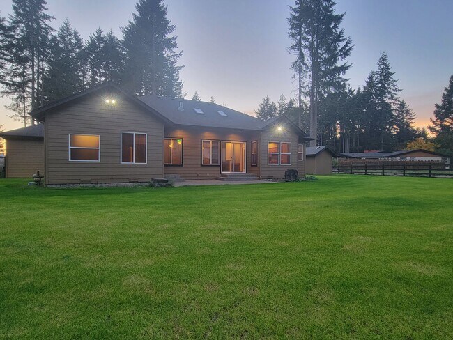 Building Photo - Beautiful Home on Gated Property