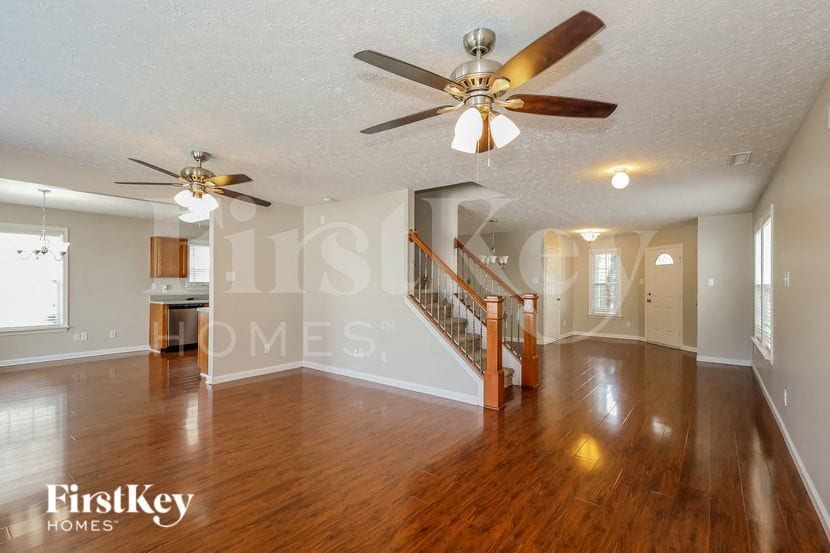 Building Photo - 919 Littleton Dr