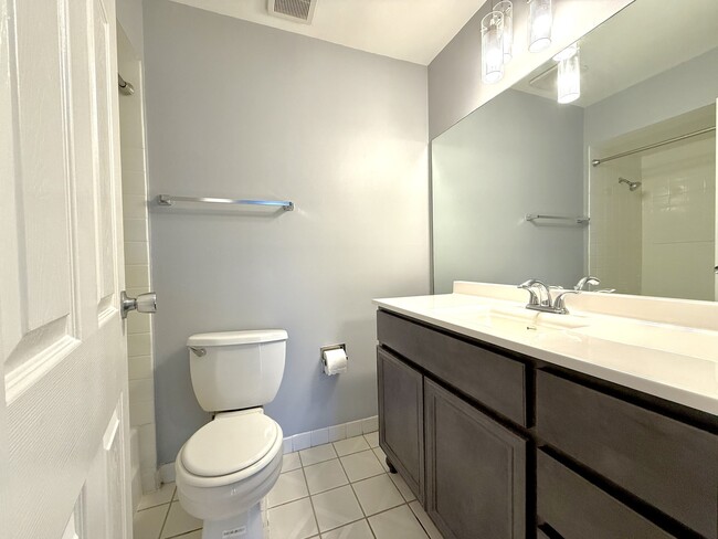 Building Photo - 3108 Roberts Dr