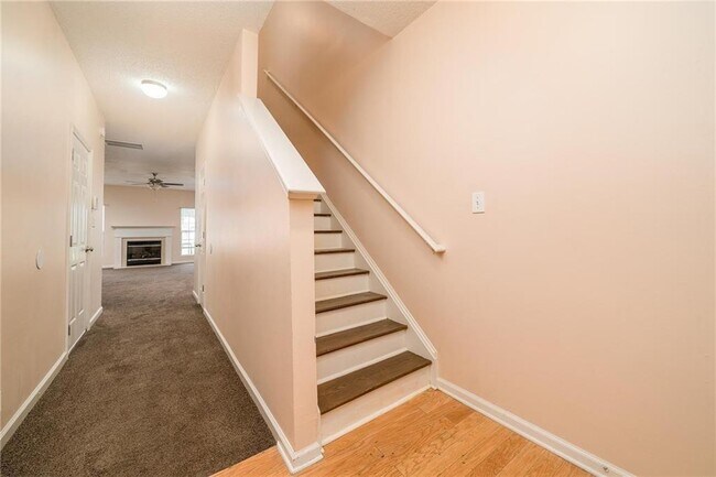 Building Photo - 5485 Sierra Tr