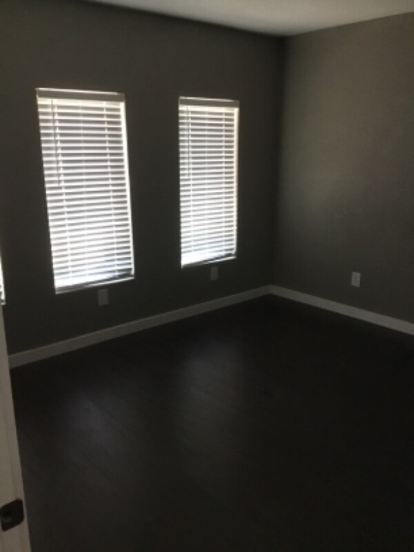 Building Photo - 2712 Palmetto Dr