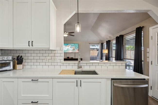 Building Photo - 7209 Montego Dr