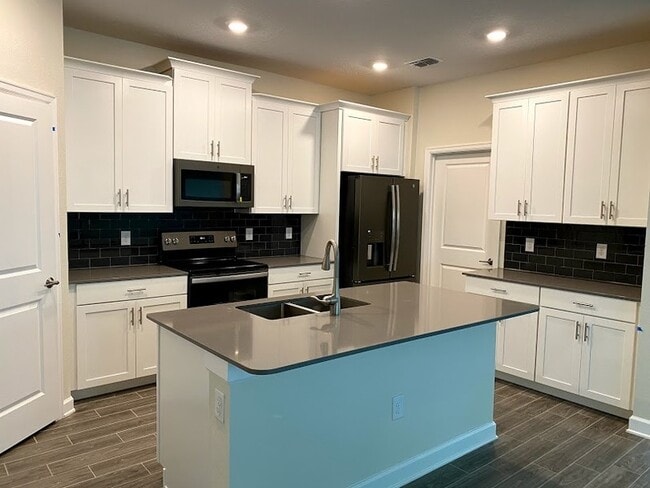 Building Photo - 11440 Satire St